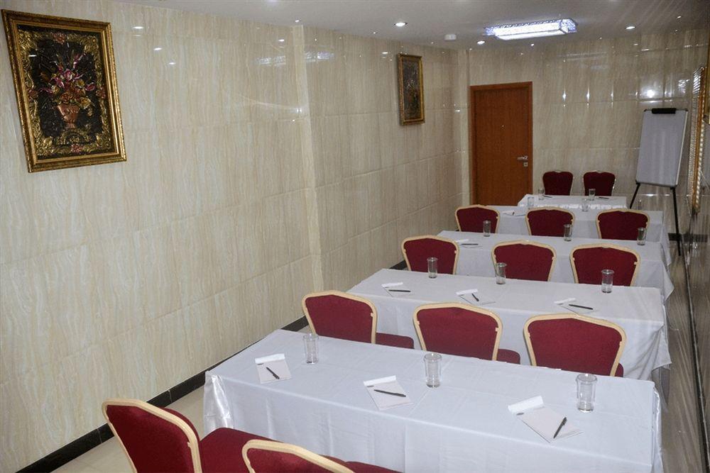 Peace Inn Csennai Kültér fotó