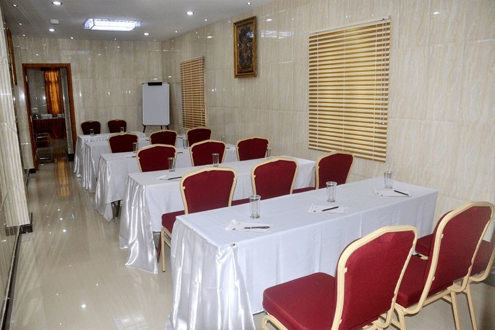 Peace Inn Csennai Kültér fotó